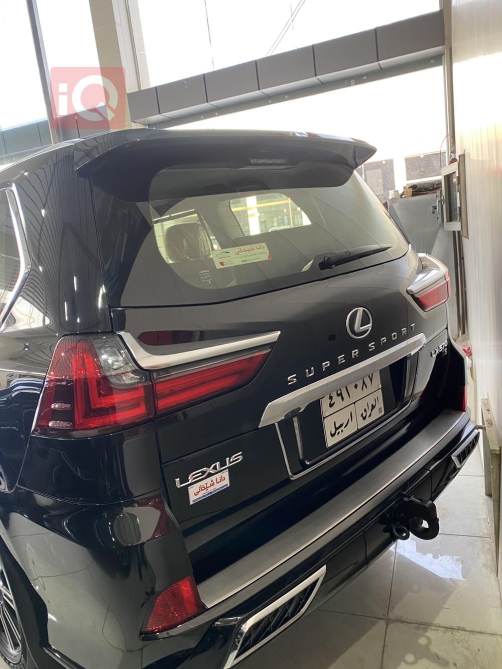 Lexus LX